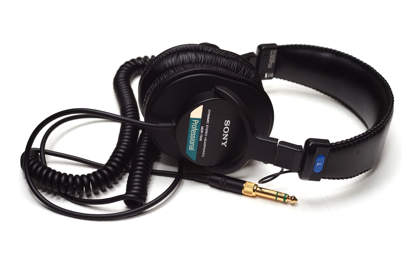 Sony MDR-7506 — product overview